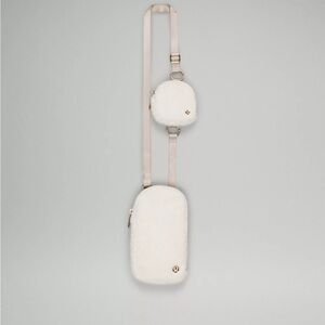 NWT Lululemon Modular Phone Crossbody Fleece LTIV